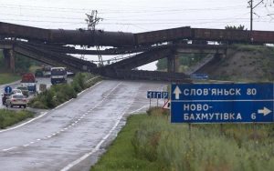 Russian terrorists are deliberately destroying the infrastructure of the Donbas. Destroyed railway bridge over the road Sloviansk-Donetsk-Mariupol