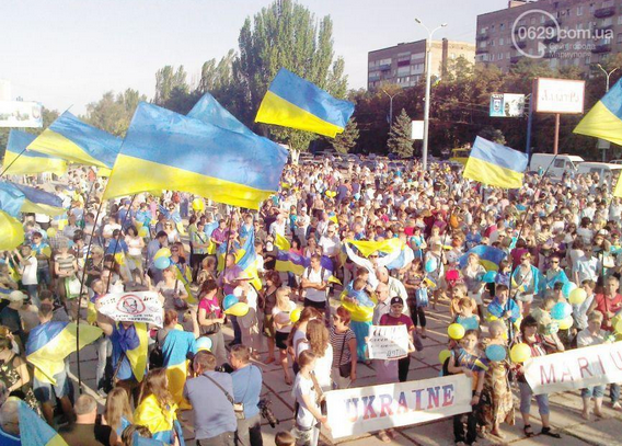 Demonstration to support Ukraine in the city of Mariupol after Grad rocket shelling by Russian forces, Jan-24-2015