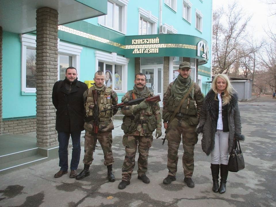 Manuel Ochsenreiter, editor of the far right Zuerst! journal (far left), and Dragana Trifkovic, director of the Belgrade Centre of Strategic Research (far right), with French/Serbian Eurasianists fighting against Ukrainians in Eastern Ukraine