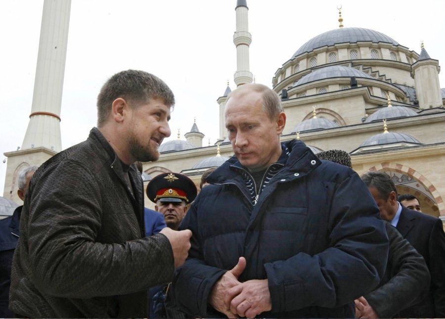 Ramzan Kadyrov and Vladimi Putin. (c) AP/Scanpix