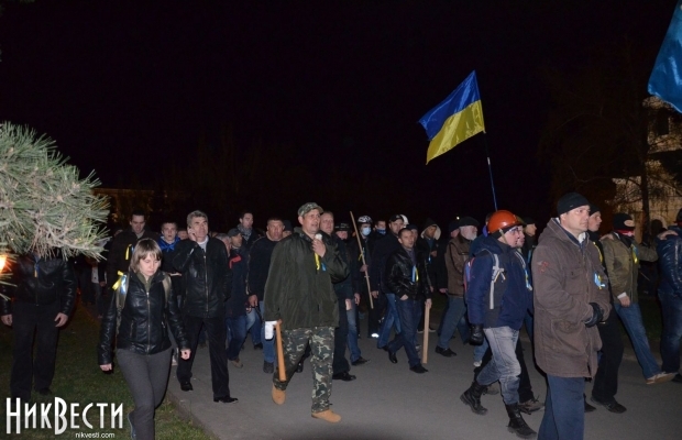 Pro-Ukrainian unity Mykolayivans disperse the separatist camp. Photo: nikvesti.com