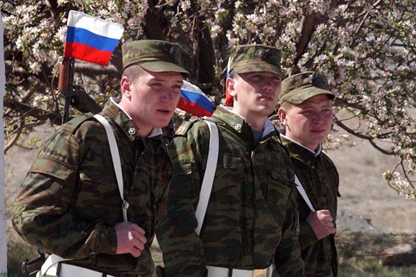 Russian soldiers stationed at a military base in Armenia (Image: armenianow.com)