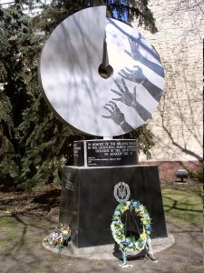 A Holodomor monument in Edmonton, Canada (Image: Wikipedia)