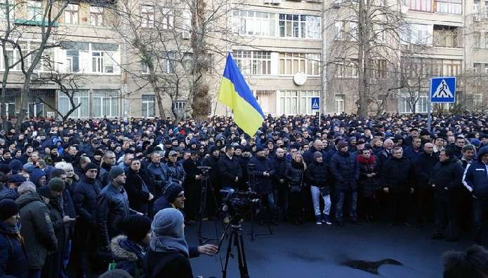 Militia protest reform Ukraine