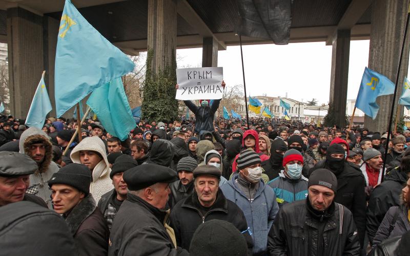 Crimean Tatars at the demonstration in support of Ukraine's territorial integrity on 26 February 2014. Photo: EPA