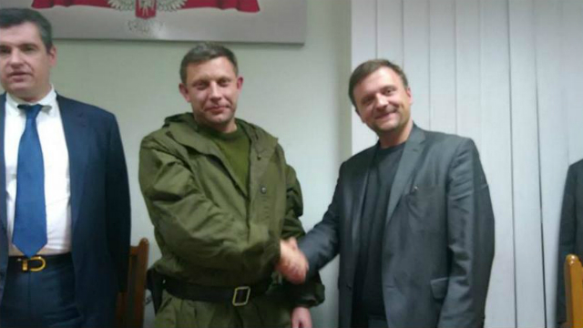 "Zmiana" leader Mateusz Piskorski with "DNR" leader Oleksandr Zacharchenko in November 2014. Photo from www.facebook.com/mateusz.piskorski