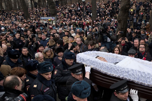 Crowds gather at Borıs Nemtsov funeral on 3 March 2015, Moscow. Photo by: AP