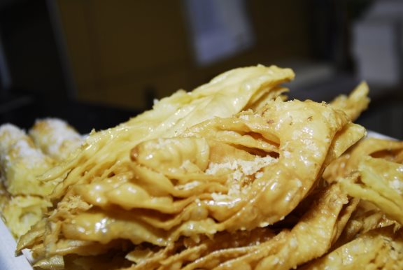 Traditional Crimean tatar Baklava sweets served in "Crimea." Photo: http://krim-cafe.032.ua/ 