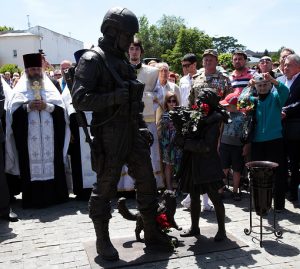 The Russian occupation administration in the annexed peninsula erected a monument to the Russian military and special forces who enabled Putin's 2014 Anschluss of Crimea. The tens of thousands of so-called "polite people " (better known as "little green men" for their hiding their national origin during the military invasion) disabled the functioning of the Ukrainian government and crushed the popular protests. (Image: TASS)