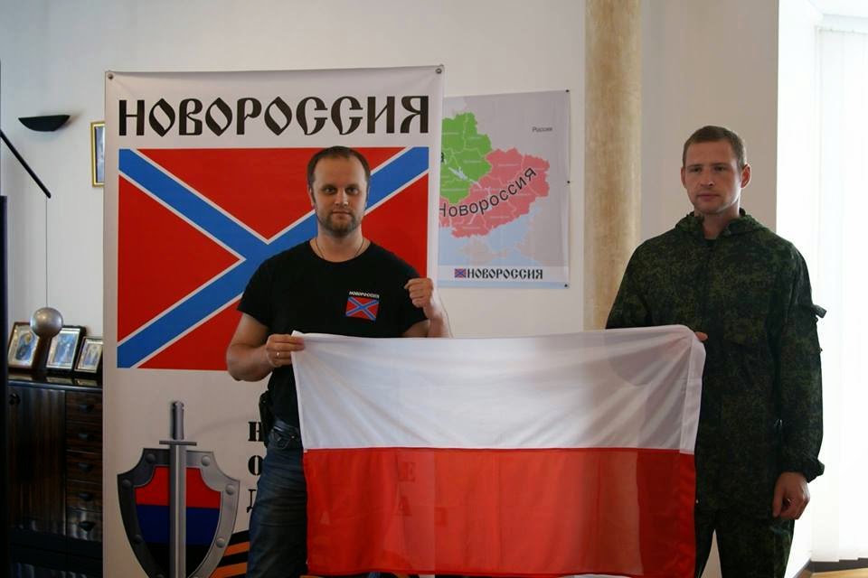 Dawid Hudziec with the flag of "Novorossiya" and Polish flag, photo from правдинформ.рф