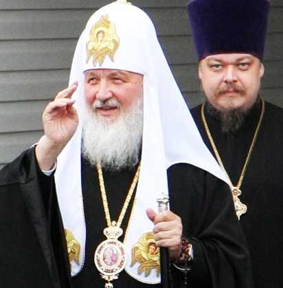 Kirill, the Moscow Patriarch of the Russian Orthodox Church, with Archpriest Vsevolod Chaplin (Image: 3rm.info)