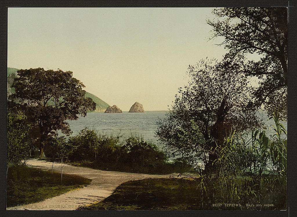 A view from the park in Gurzuf in Crimea, Ukraine circa 1890-1900. Image: Detroit Publishing Company via the Library of Congress