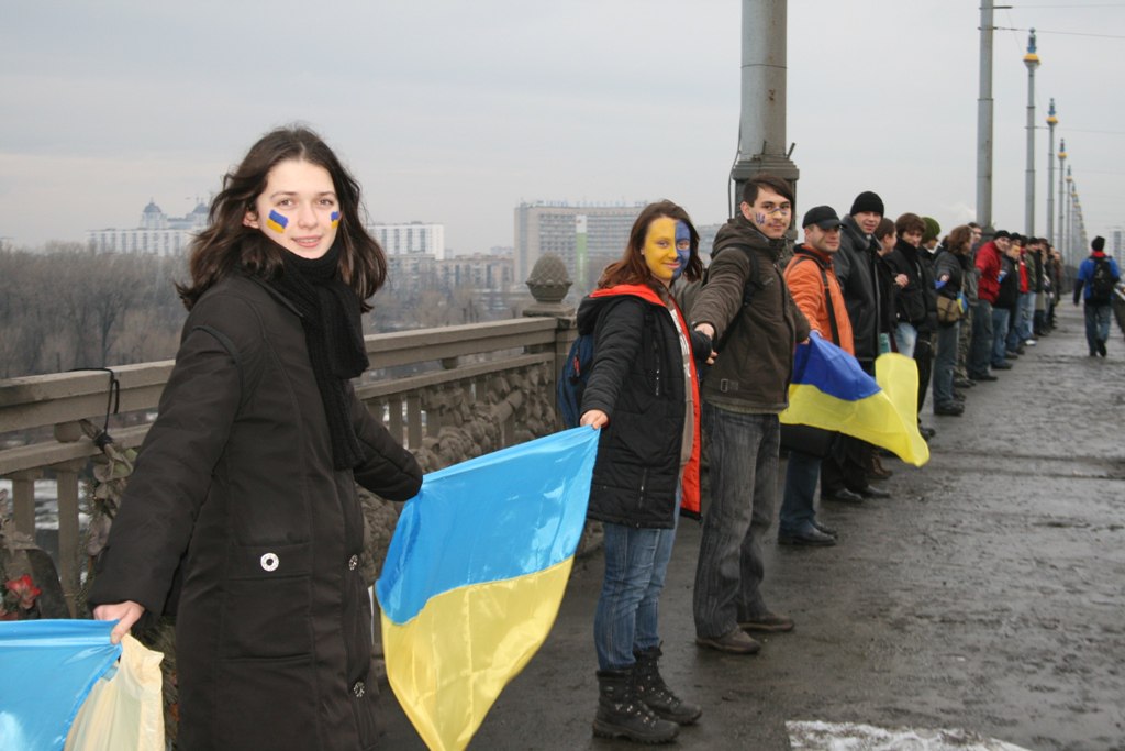 In 2017 activists are calling Ukrainians to join the symbolical Act of Unity which will took place at Paton's Bridge in Kyiv on January 22, 10:00 am