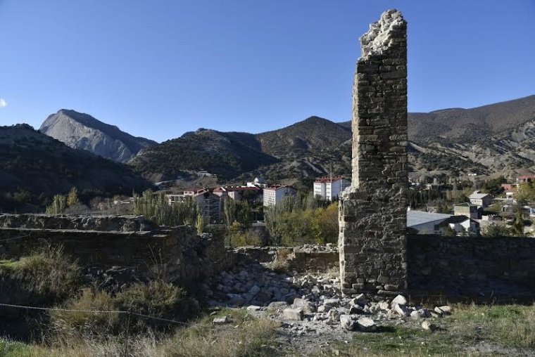 The complete negligence by Russian occupation authorities leads to increasing crumbling of the Genoese Fortress historical site in Sudak, Crimea, Ukraine (Image: qha.com.ua)
