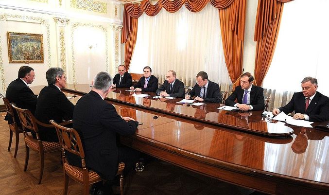Joe Kaeser attending a meeting with Vladimir Putin. Photo:kremln.ru