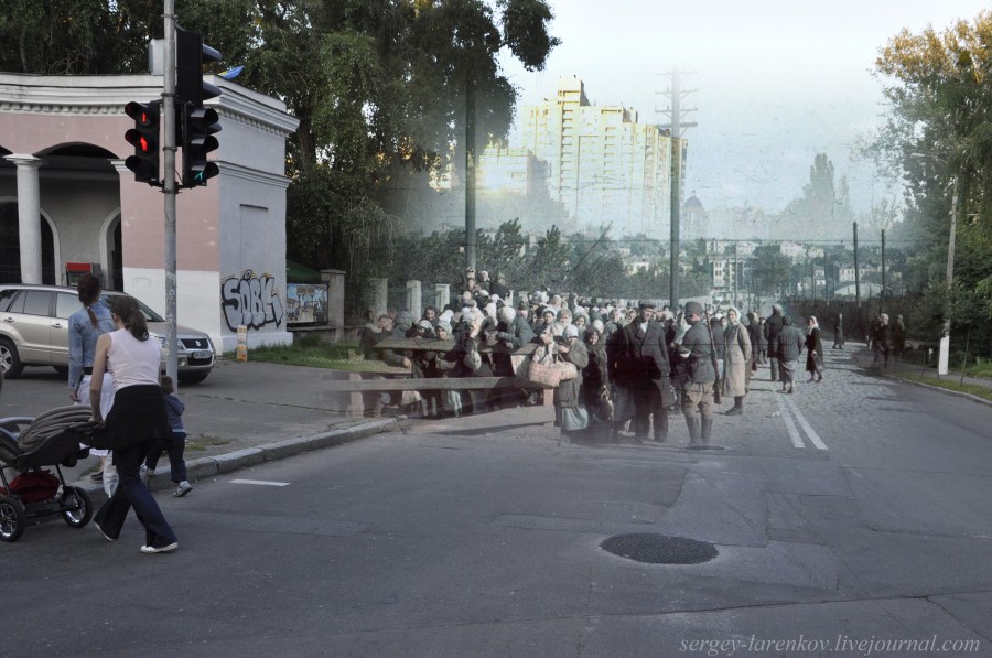 Kyiv 1941/2012. Zenit Stadium. Women searching for their relatives in the filtration camp for prisoners of war. Collage: Sergey Larenkov (Livejournal)