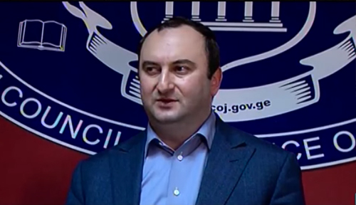 Screengrab from a video footage showing Levan Murusidze speaking with journalists on December 25 after High Council of Justice reappointed him as a judge.