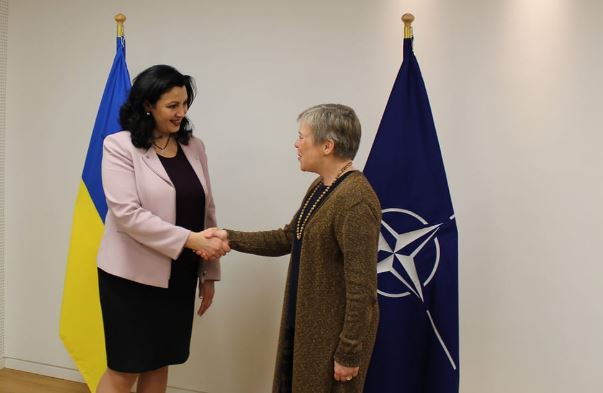 Ukraine's Euroatlantic integration representative Ivanna Klympush-Tsintsadze met with NATO Deputy Secretary General Rose Gottemoeller on 9 March 2018. During this meeting, Ukraine's NATO aspirant member status was recignized. Photo: press service of Klympush-Tsintsadze