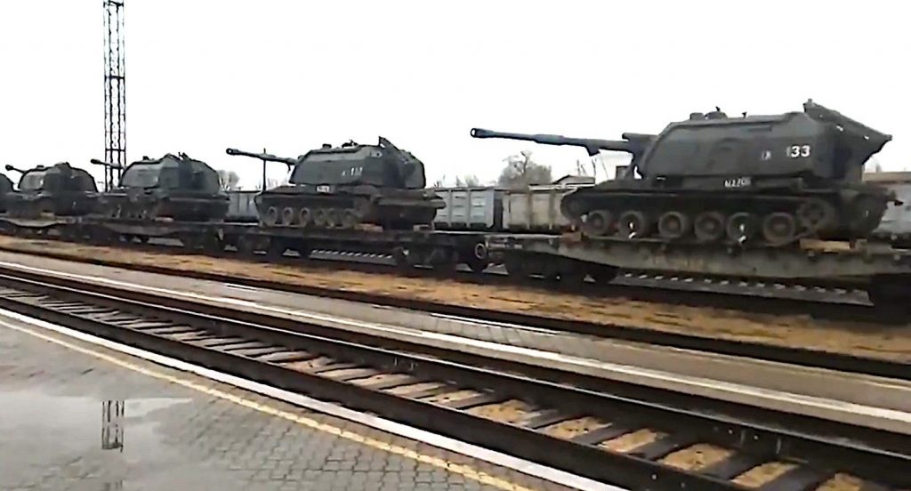 A trainload of Msta-S self-propelled howitzers reportedly recently arrived in Russian-occupied Crimea as part of Putin's aggressive military buildup targeting Ukraine (Source: Social media)