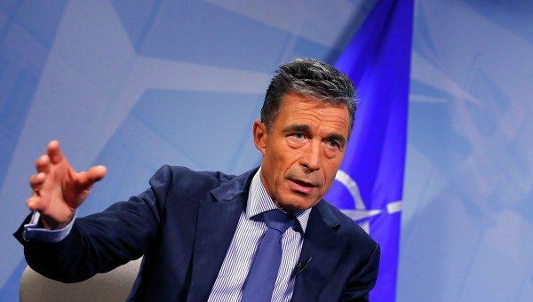NATO chief Anders Fogh Rasmussen said NATO will not interfere in Ukraine’s decision whether to change its policy of non-alliance