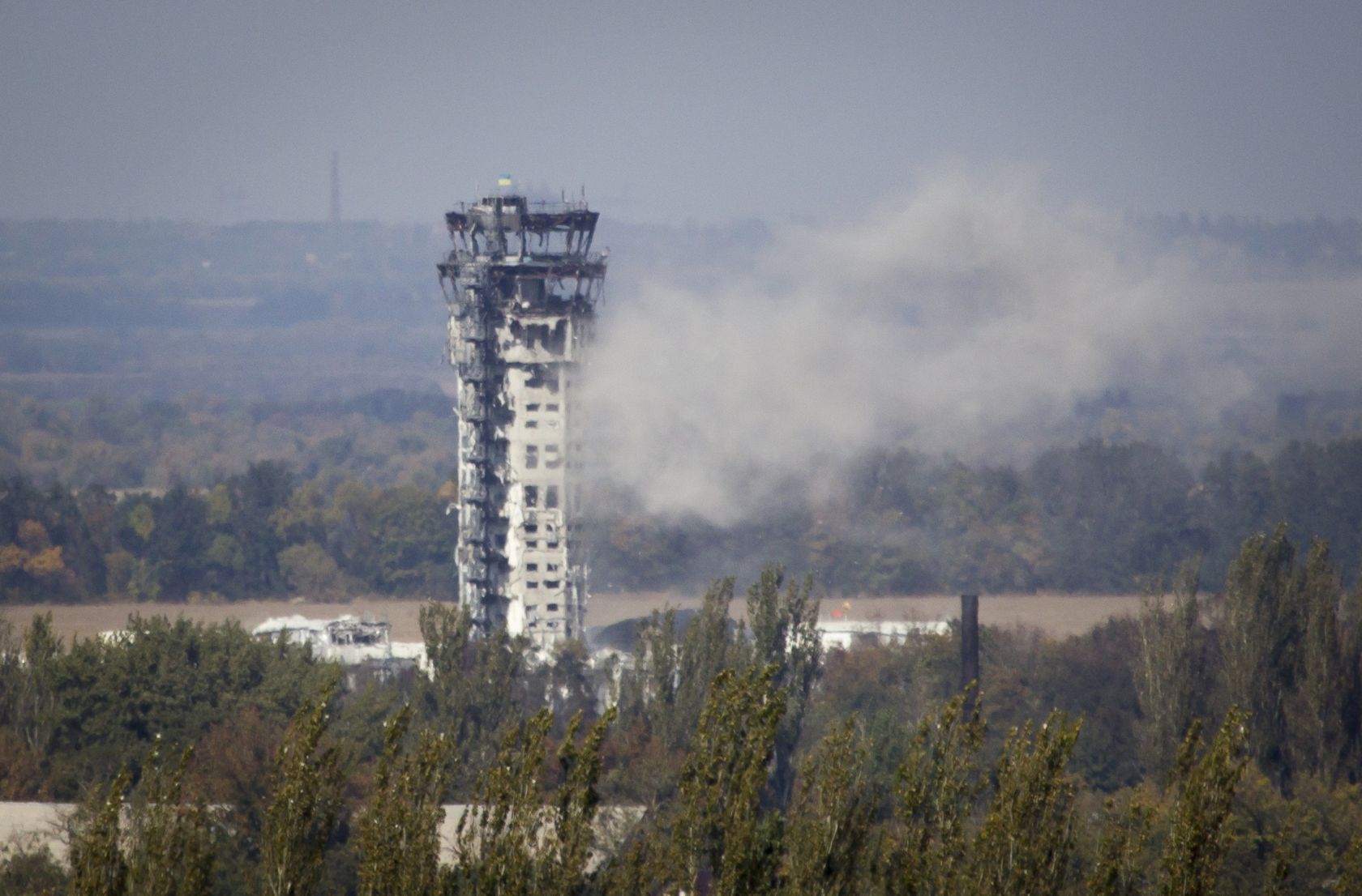 Dispatching tower in Donetsk airport with Ukrainian flag on top