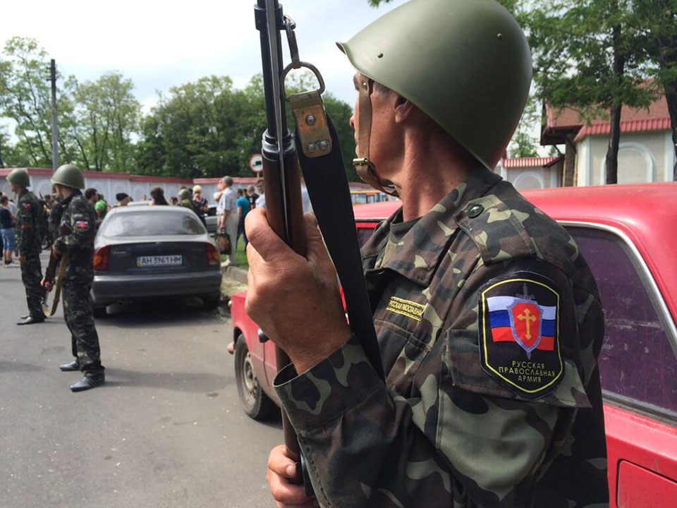 Russian orthodox Army fighter in Donetsk. Photo from http://malorossijanin.livejournal.com