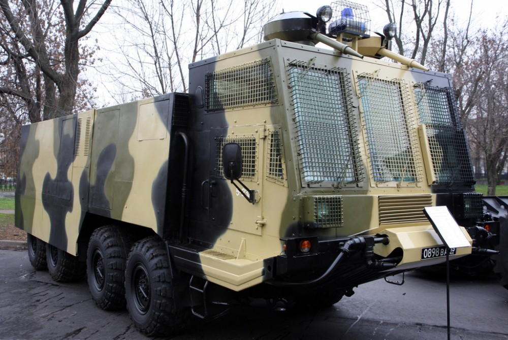 Internal_troops_ABS-40_riot_control_vehicle[1]