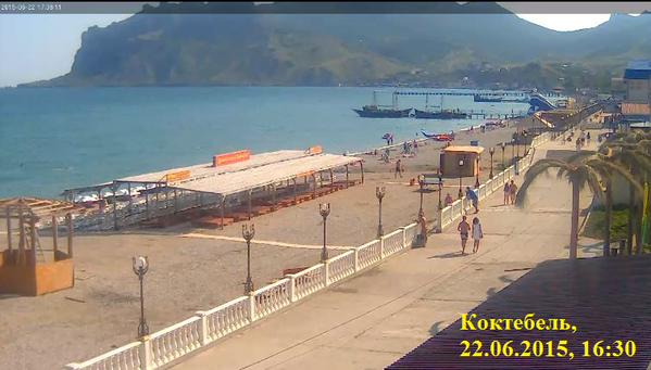 Tourism is critical to Crimea's economy. After Russia's annexation of the Ukrainian peninsula, the multi-million flow of tourists contracted to a trickle, thus crushing Crimean economy. The webcam images of empty beaches that normally were completely full are a confirmation. June 2015 (Image: Webcam capture)