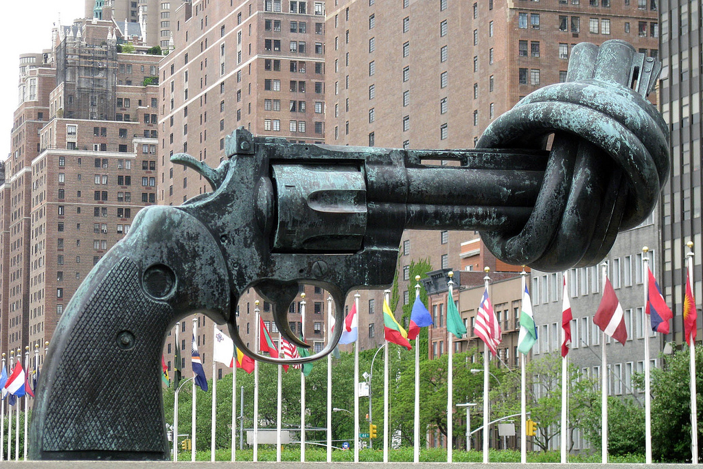 Non–Violence or The Knotted Gun by Carl Fredrik Reutersward, the United Nations Headquarters, New York (Image: mira66 via Flickr)