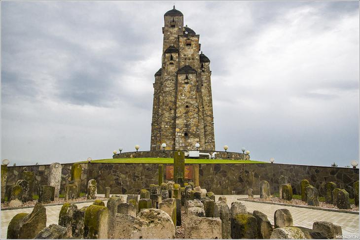 Monument to Ingush and Chechen people who perished during the deportation by Stalin to Kazakhstan and Central Asia. Erected in Nazran in 1997.