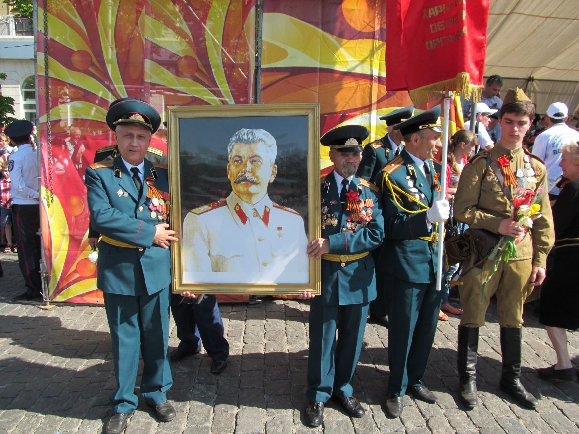 Kharkiv communist Stalin parade portrait