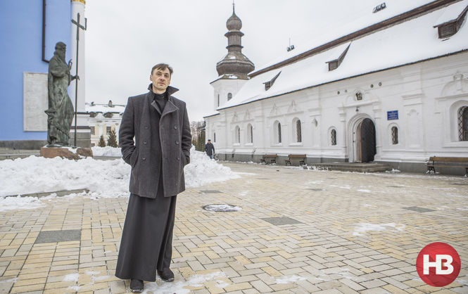 War changes things: Priest Serhiy Dmytriyev served as a military chaplain and moved his parish from the Moscow Patriarchate to the Kyiev one specifically because of the war and how these churches view it (Image: NV.ua)