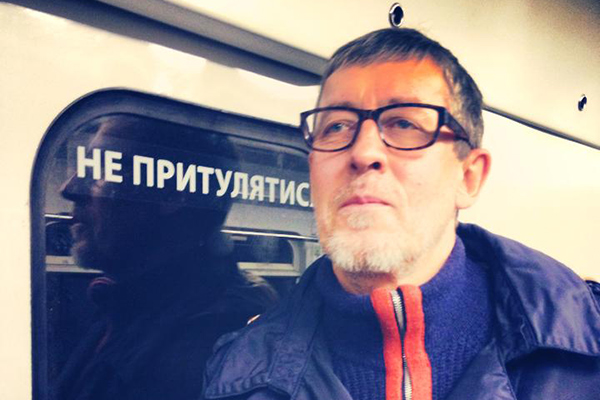 Aleksandr Shchetinin actively supported the Euromaidan. Here he is pictured in the Kyiv metro