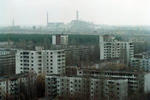 The city of Prypiat in December 2000 with the Chornobyl Nuclear Plant in the background (Image: belaruspartisan.org)