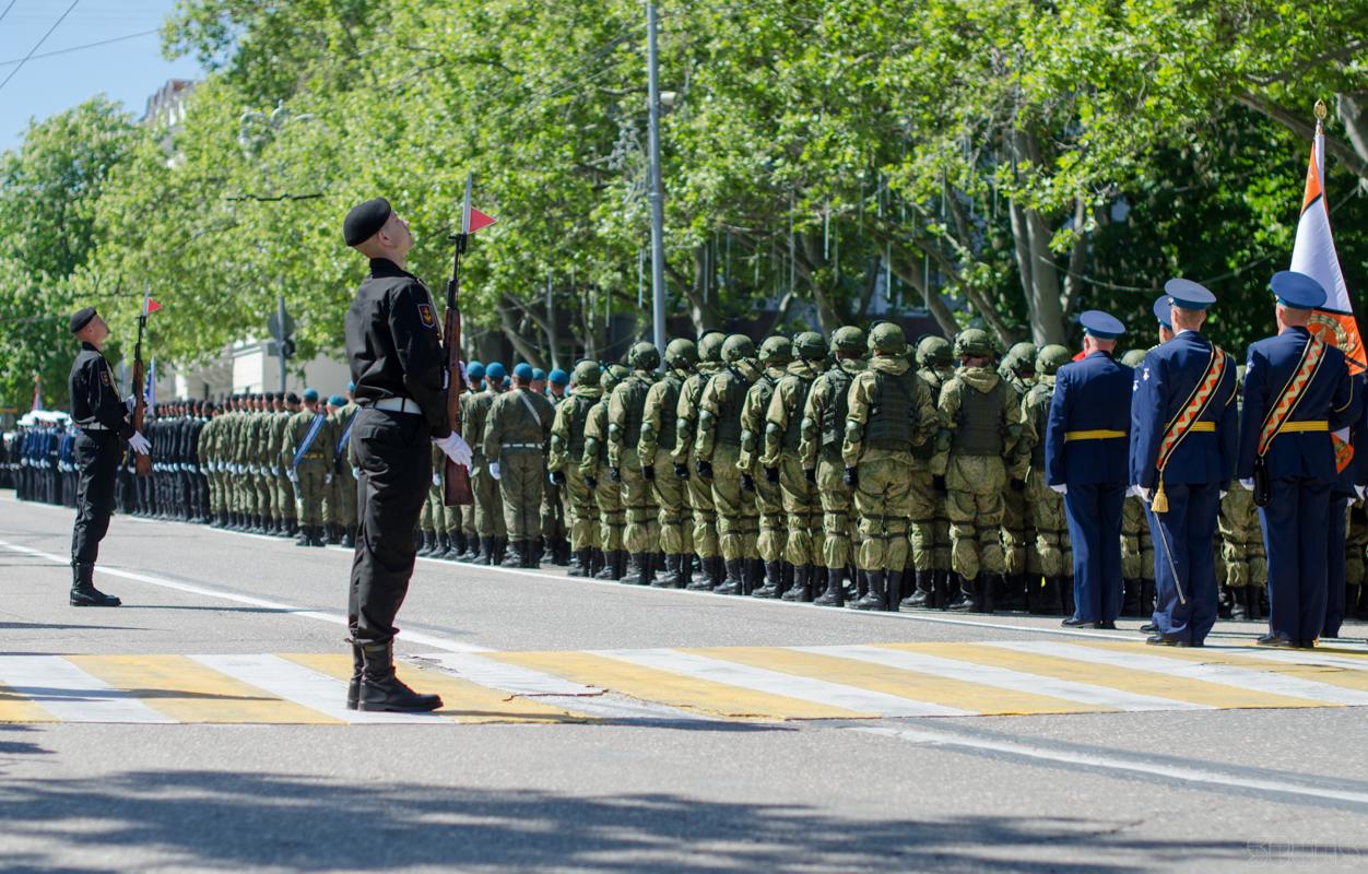 Troops of the Russian occupation force on parade in Sevastopol, Crimea on May 9, 2016 (Image: sevas.com)