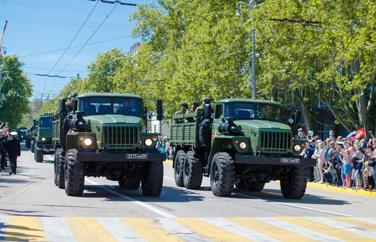 Troops of the Russian occupation force on parade in Sevastopol, Crimea on May 9, 2016 (Image: sevas.com)