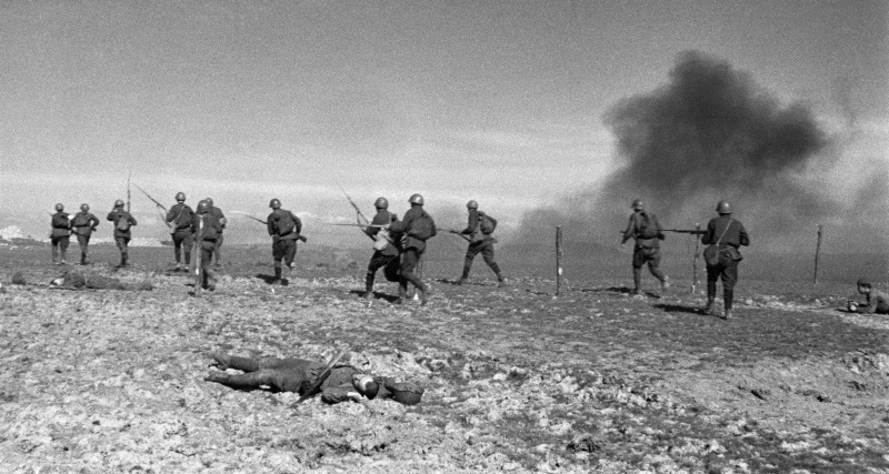 A Soviet attack at Krasnaya Sloboda near Bryansk, 1941 (Image: Anatoly Garanin)