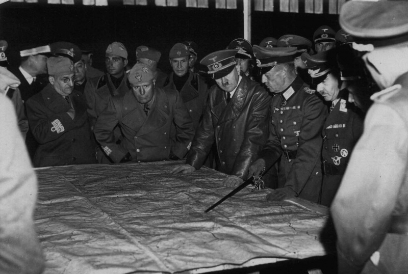 Hitler and Mussolini reviewing a war map in Uman, Ukraine in August 1941 (Image: waralbum.ru)