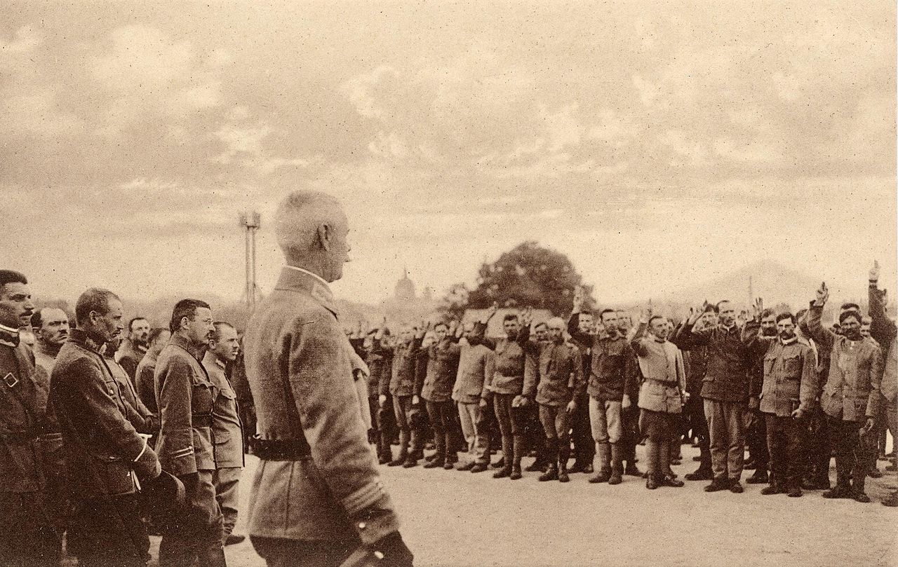 Released from Serbian captivity, World War I prisoners of war of Ukrainian nationality of former Austro-Hungarian Imperial army swear the oath of allegiance to Ukraine on August 3, 1919. (Image: Wikipedia)