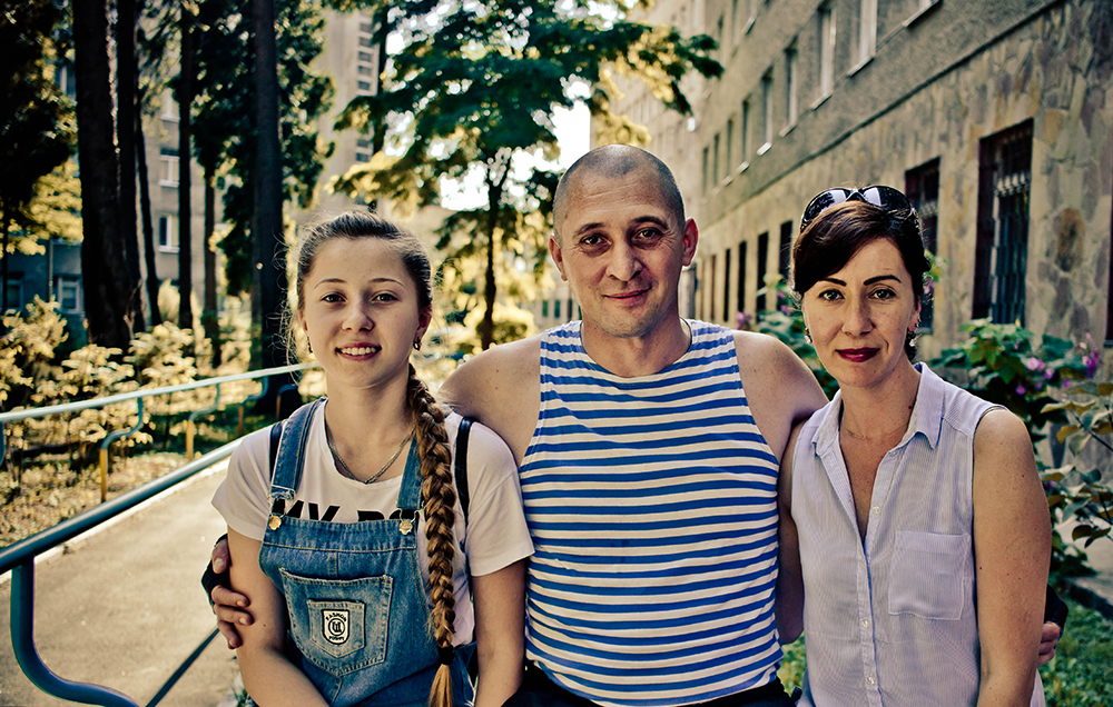 Anatoliy with wige Oksana and daughter Anhelina 
