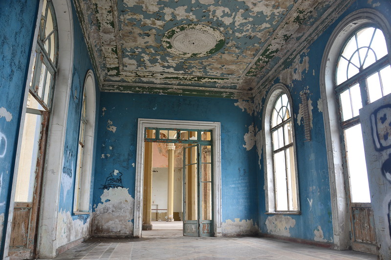 Abkhazia: Inside of the train station in Novyi Afon (Image: Aleksandr Valov, blogsochi.ru)