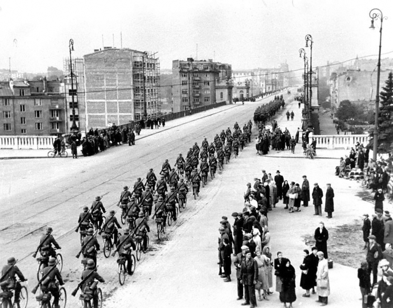 German troops enter Warsaw on Oct. 1, 1939