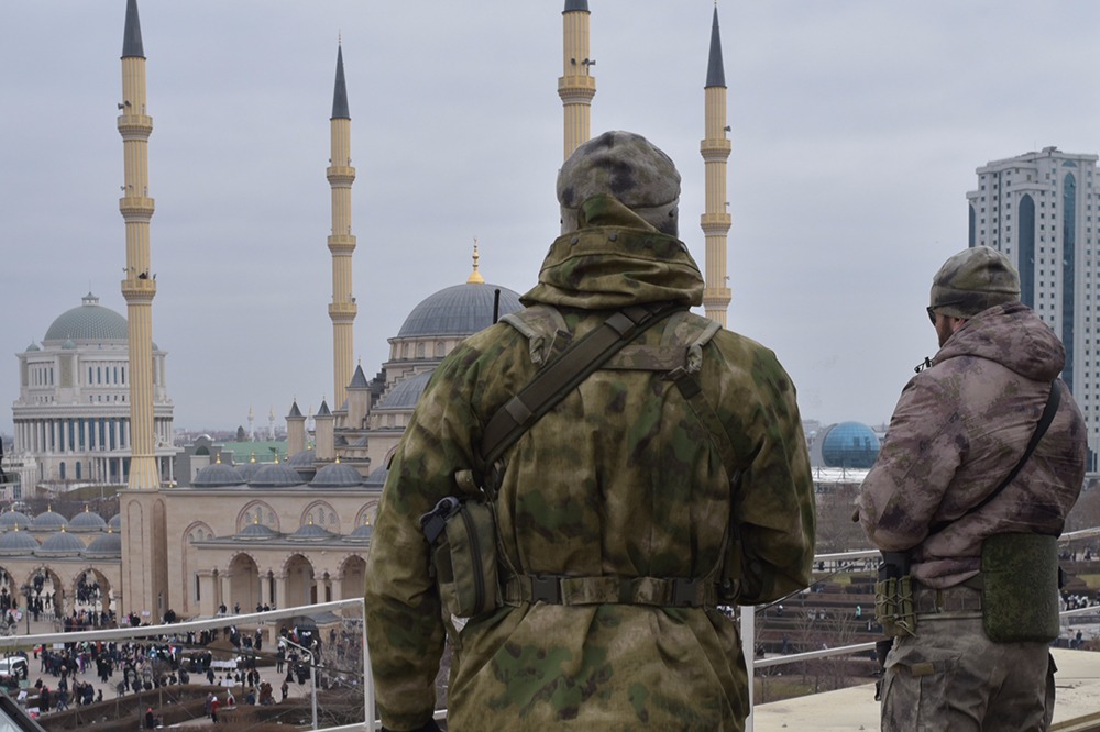 Ramzan Kadyrov's armed men observe the rally in his support in Chechnya's capitol Grozny. January 21, 2016 (Image: Anton Podgaiko/TASS)