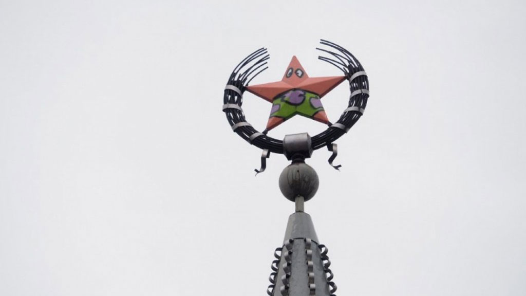 Russian urban climbers overnight transformed a Soviet star on top of a central building in the Russian city of Voronezh into a character from beloved U.S. cartoon show Spongebob Squarepants on October 25, 2016. Spongebob’s hapless sidekick Patrick survived in Voronezh only a couple days before the city officials had it painted over. (Image: social media)