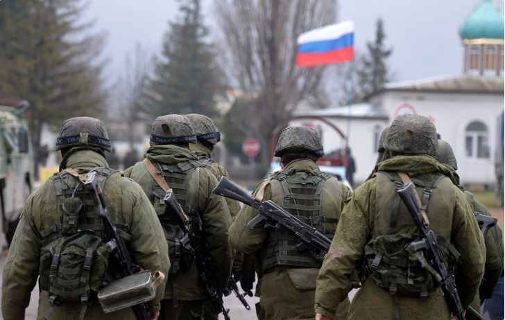 Unmarked Russian troops near Perevelnoye in Crimea in 2014. Photo: AFP