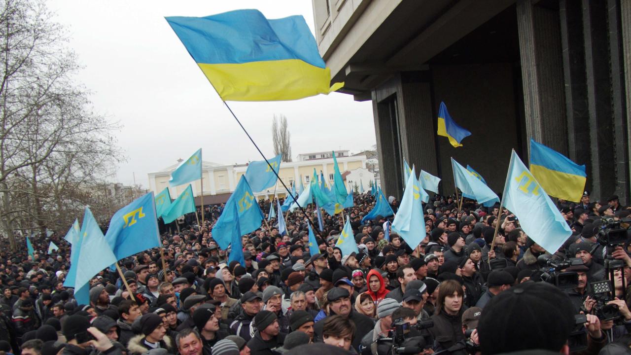 Rally in support of Ukraine's territorial integrity on 26.02.2014 in Simferopol. Photo: Depo.ua