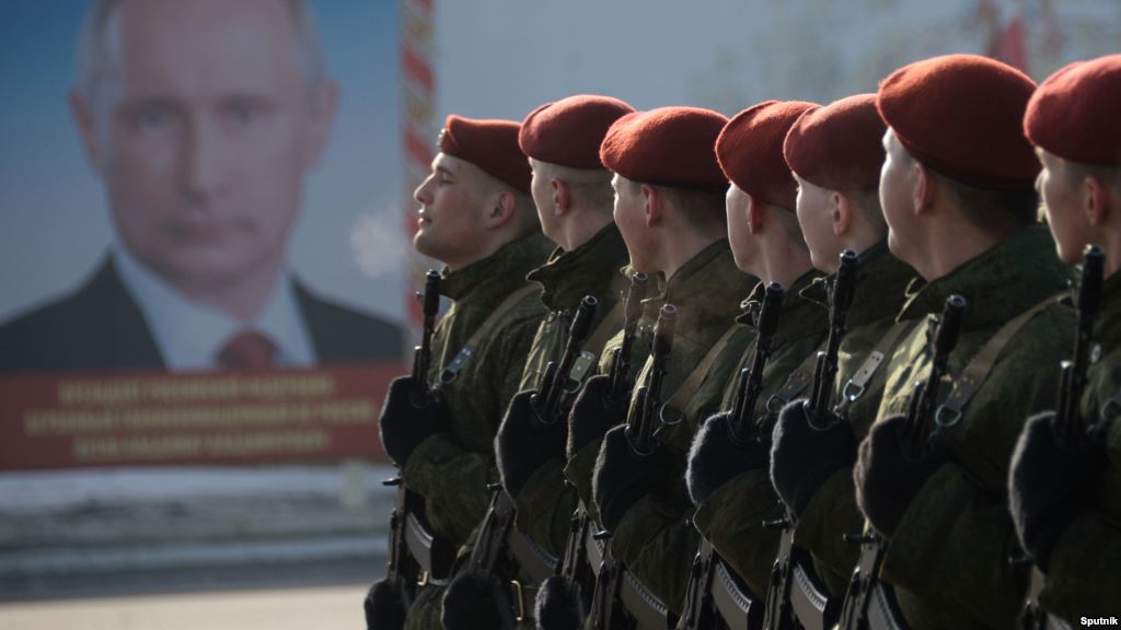 Soldiers of the National Guard of Russia (aka Russian Guard), a 500,000-strong internal security structure subordinated to Putin personally