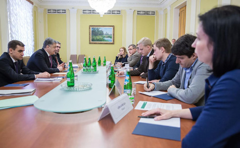President Poroshenko discussed the new legislation with NGOs, but didn’t listen to their arguments against it. Photo: pravda.com.ua ~
