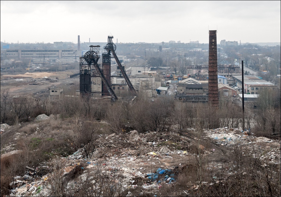 Smolyenka Coal Mine in the Russia-occupied city of Donetsk near the frontline in the Donbas, Ukraine (Image: Viktor Mácha / viktormacha.com)