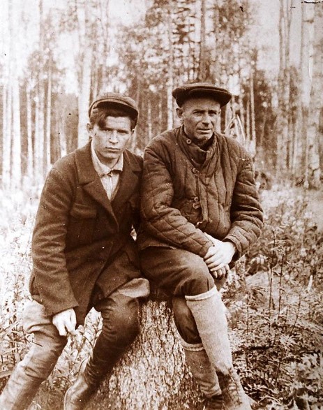 Writer Ostap Vyshnya (on the right) spent almost a decade in Stalinist gulag for “counter-revolution” and the concocted “preparation of a terrorist act” against the Communist leader Pavel Postyshev. While Vyshnya was behind barbed wire, the NKVD shot Postyshev as an alleged “saboteur” and “Japanese spy” ~